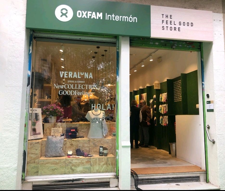 Tienda de Oxfam Intermón en Gran de Gràcia. 