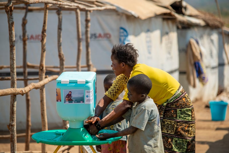 RD CONGO. Lavabo de manos sostenible y niños-Oxfam InuruID 120041 Lumbumba,  Handwashing Station DRC