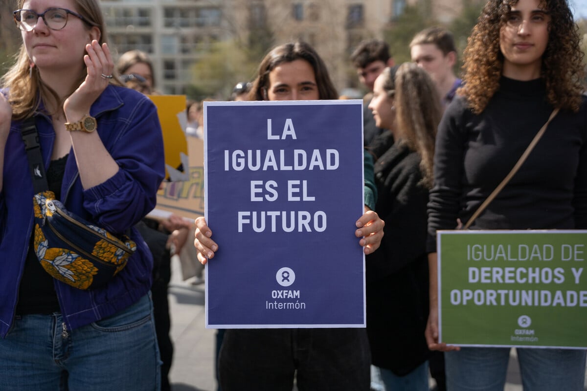 RS357996_Activistas en una manifestación-scr