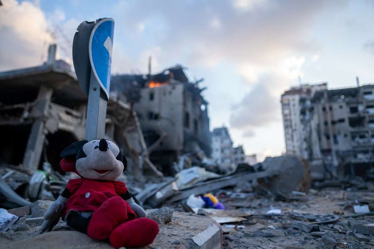 RS362831_Day 4 - Destruction of Gaza infrastructure-scr