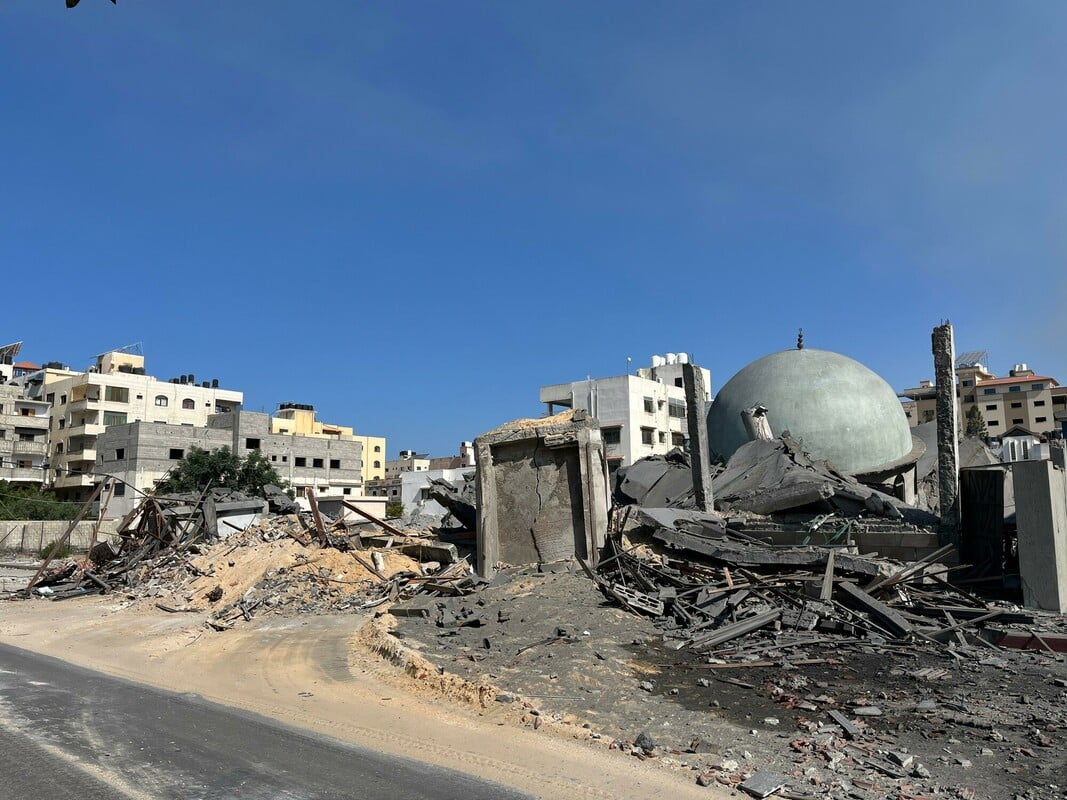 RS362910_Oct 13_ Destruction in Gaza City-scr (1)