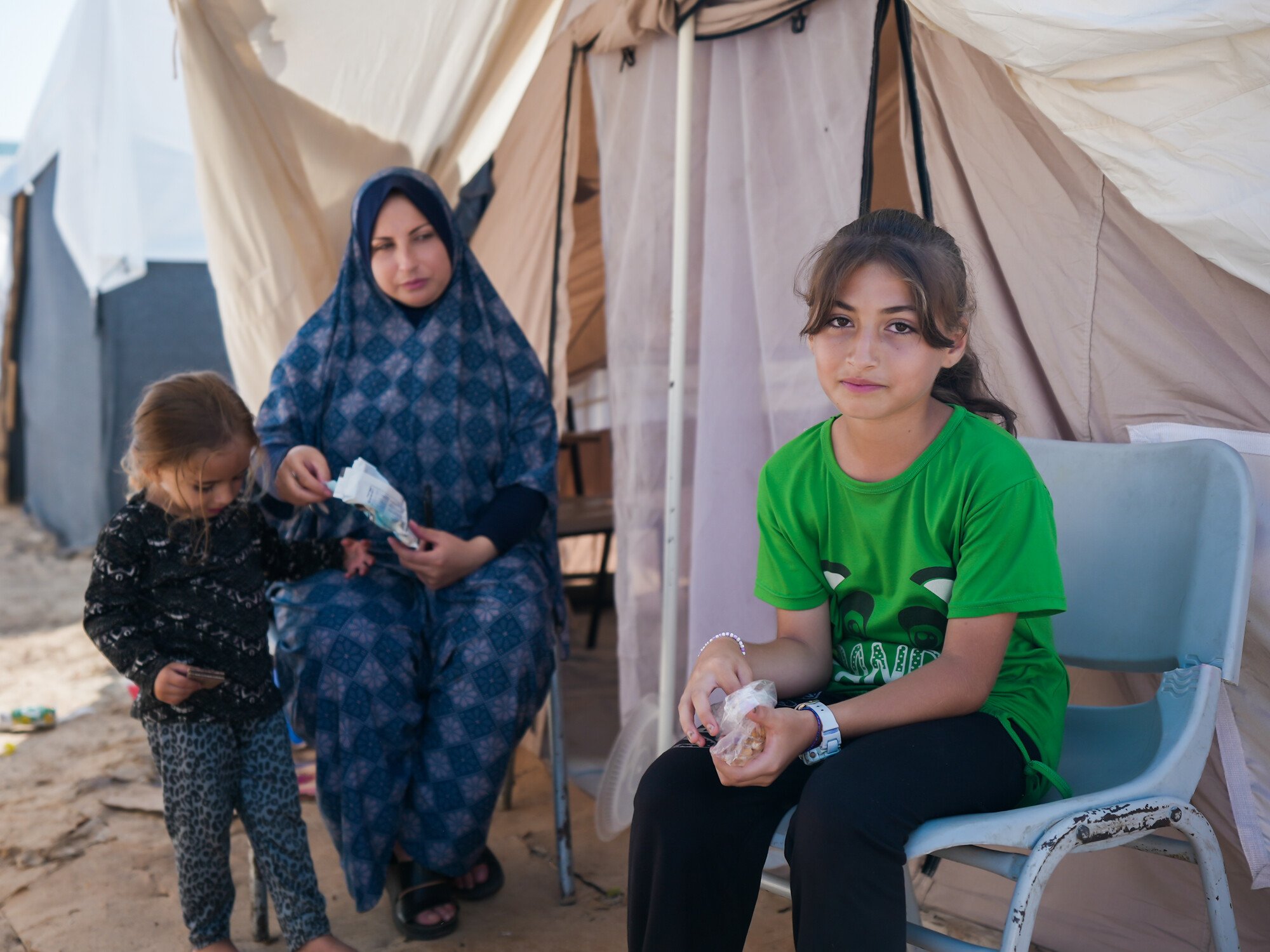 RS364253_Tent camp in Khan Younis-lpr